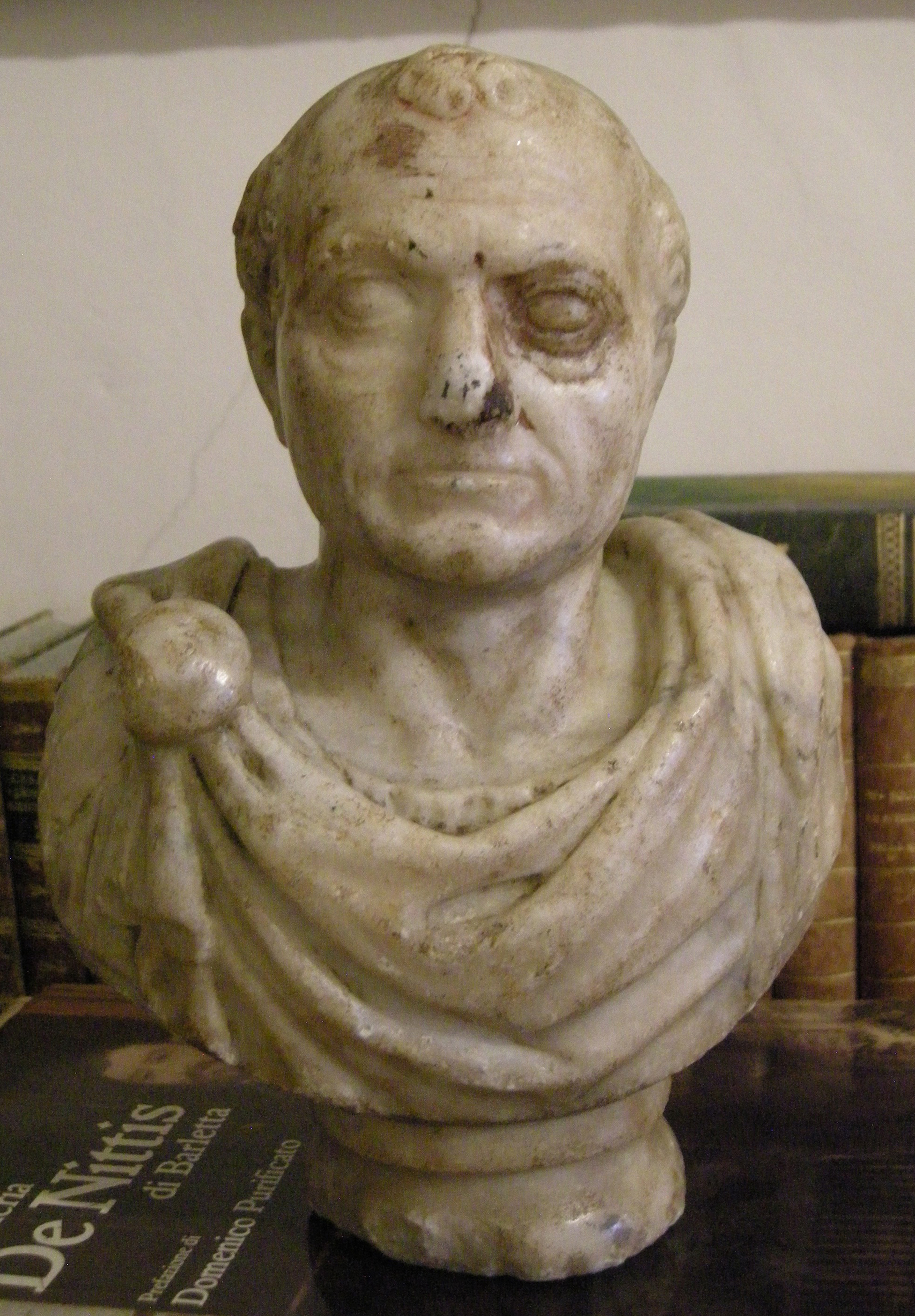 Busto ritratto di imperatore romano (scultura) - ambito italiano (sec. III/ IV)