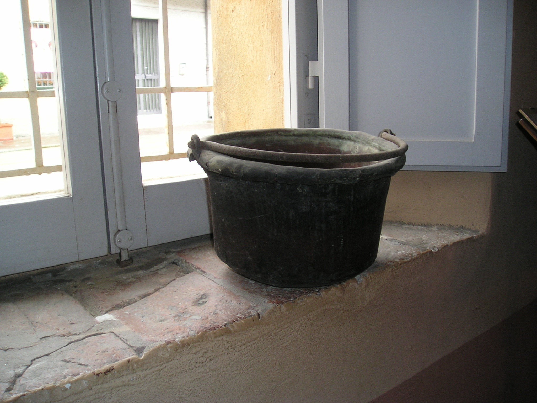 paiolo, ARREDI E SUPPELLETTILI/ CONTENITORI, RECIPIENTI E OGGETTI DI USO DOMESTICO