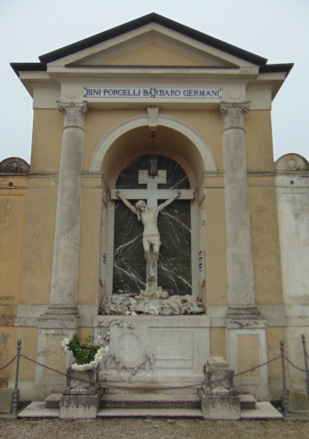 Cristo morente (monumento funebre - a croce) di Cerati, Carlo (inizio XX)