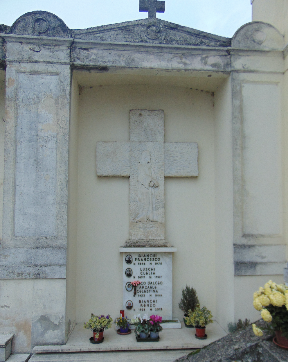 Cristo condannato (monumento funebre - a edicola) di Cerati, Carlo (fine XIX)