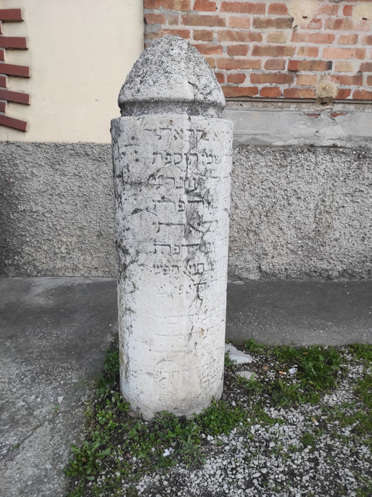 Cippo funerario ebraico (monumento funebre - a cippo) - ambito Italia settentrionale (ultimo quarto XVIII)