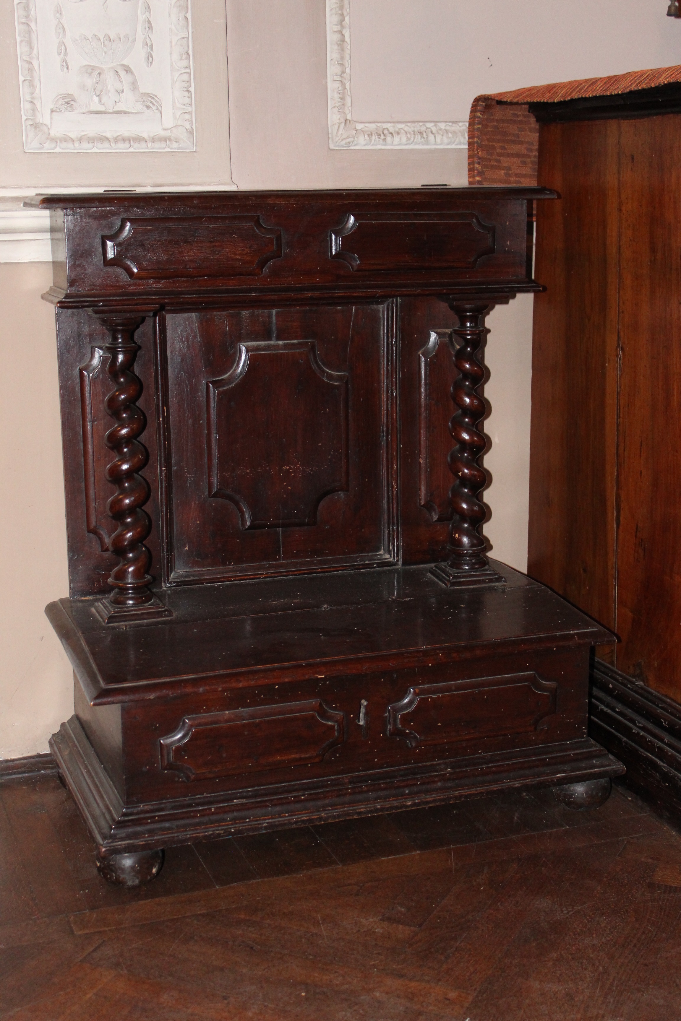 inginocchiatoio, opera isolata - bottega romagnola (XVIII)