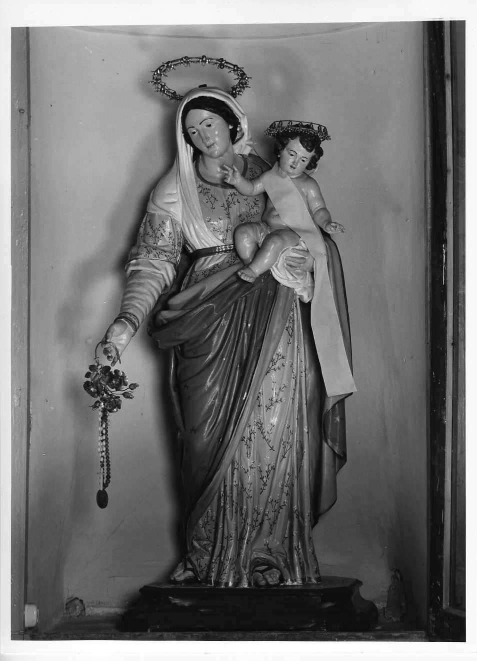 Madonna con Bambino (statua) di Labbate Emilio (attribuito) (sec. XIX)