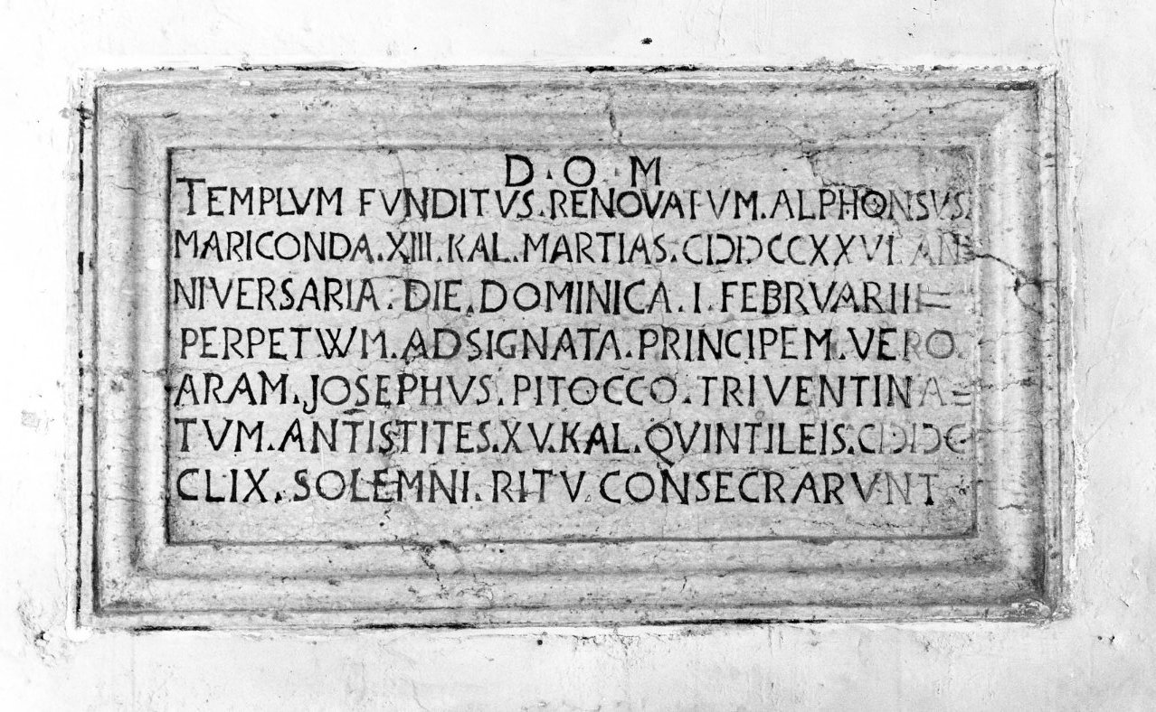 lapide commemorativa - bottega Italia meridionale (sec. XVIII)