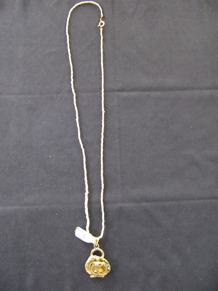 collana - principessa - ambito Italia meridionale (prima metà XX)