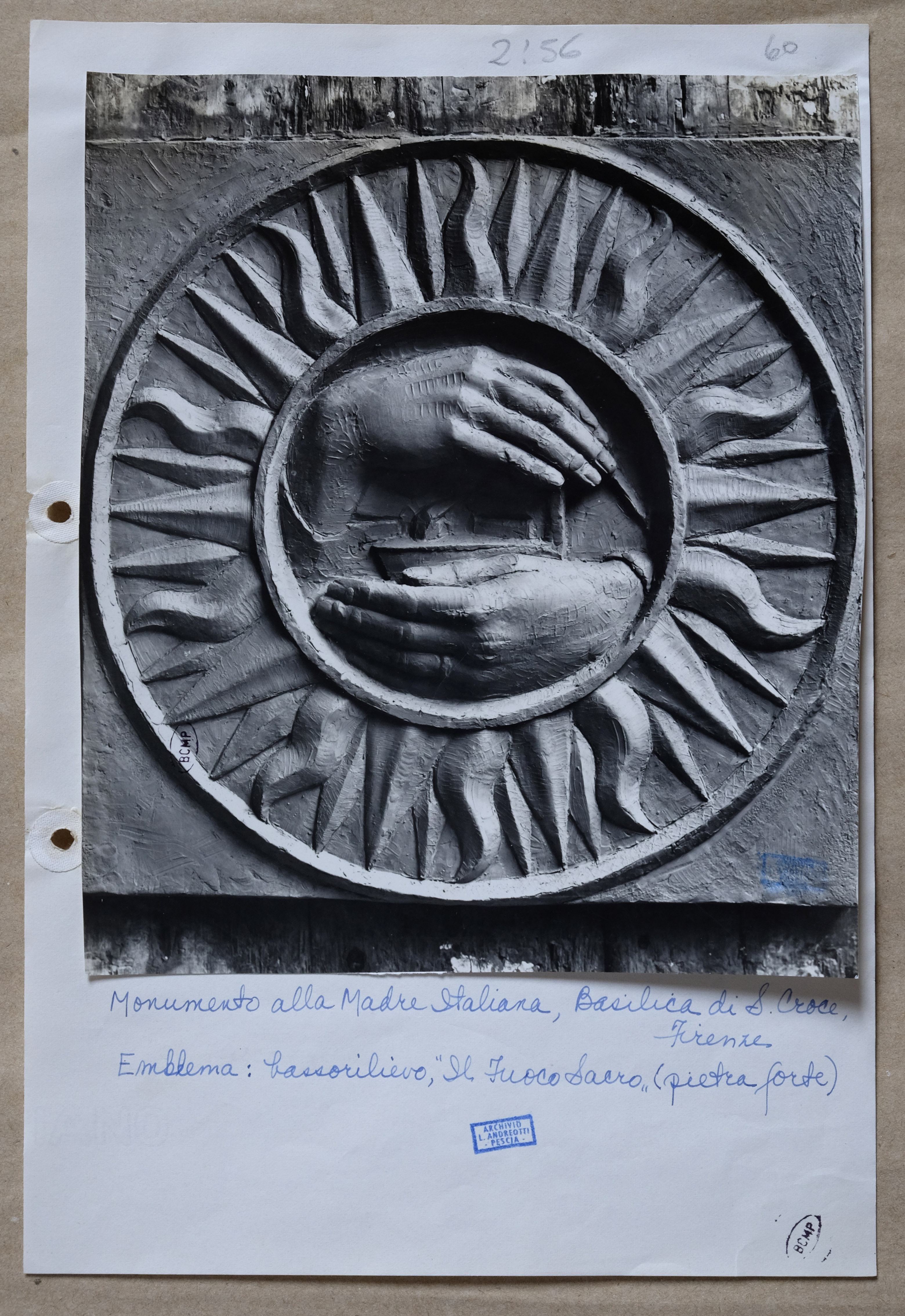 Monumento ai Caduti - Madre Italiana - Bassorilievo (positivo) di Anonimo, Andreotti (XX)