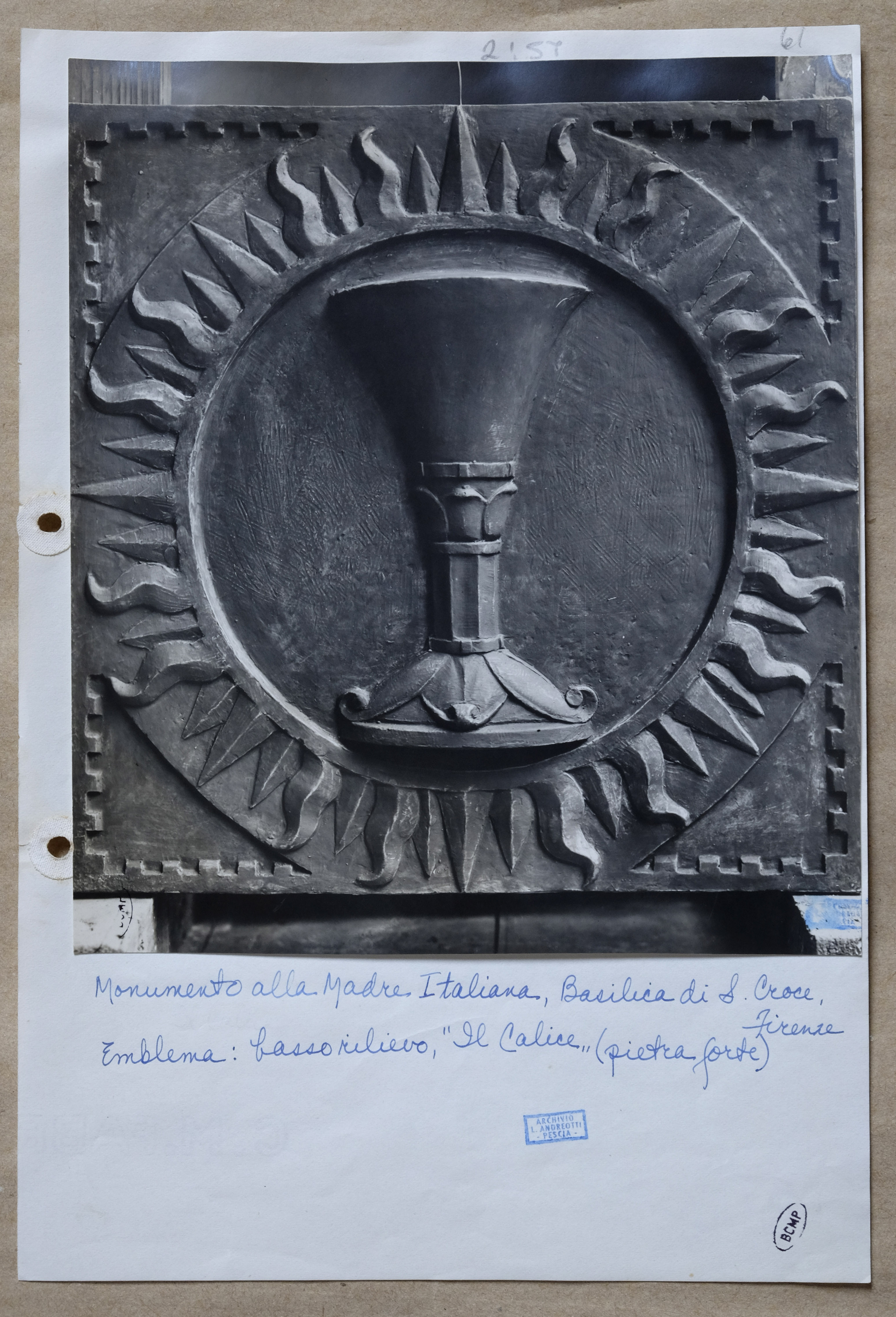 Monumento ai Caduti - Madre Italiana - Bassorilievo (positivo) di Anonimo, Andreotti (XX)