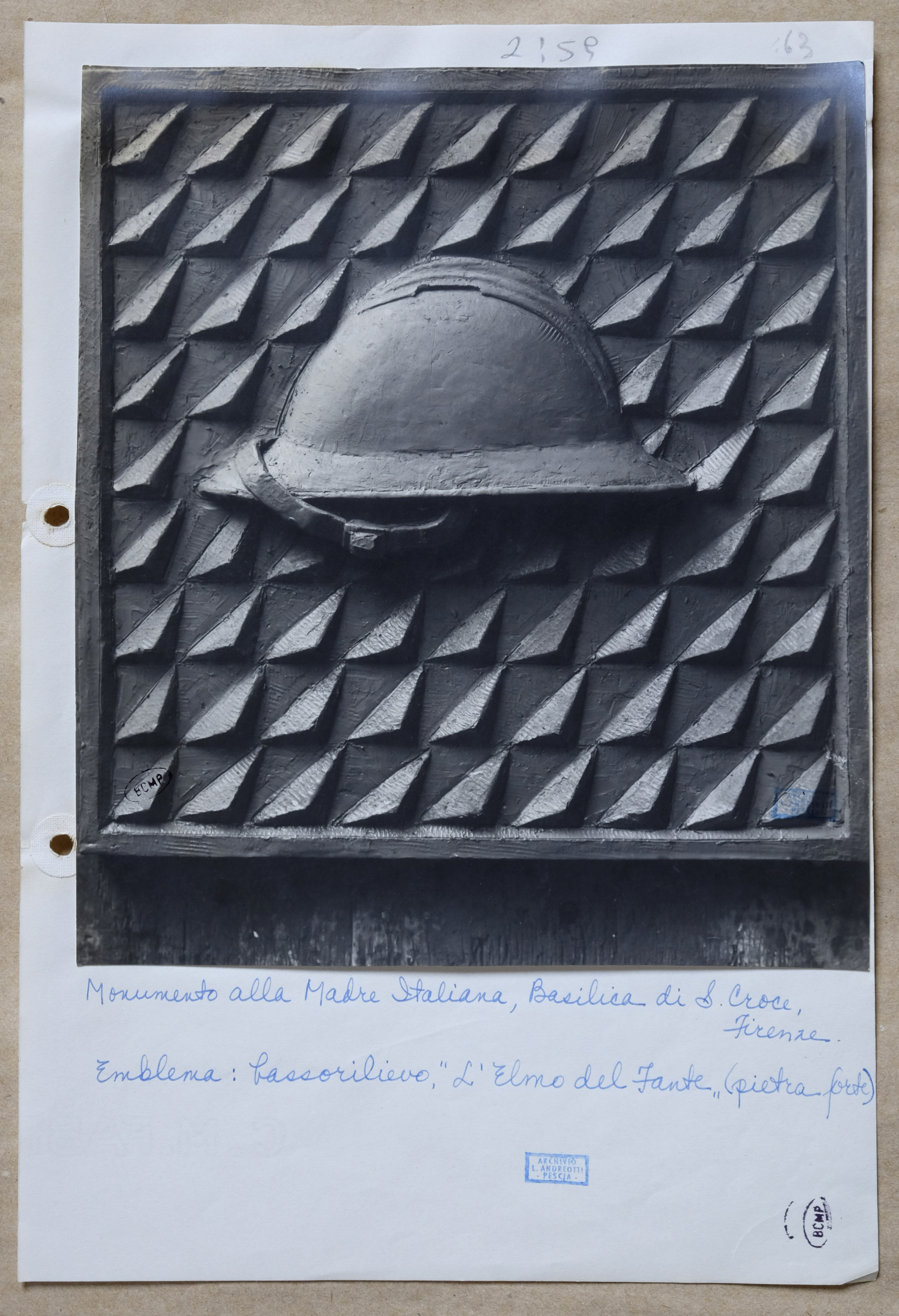 Monumento ai Caduti - Madre Italiana - Bassorilievo (positivo) di Anonimo, Andreotti (XX)