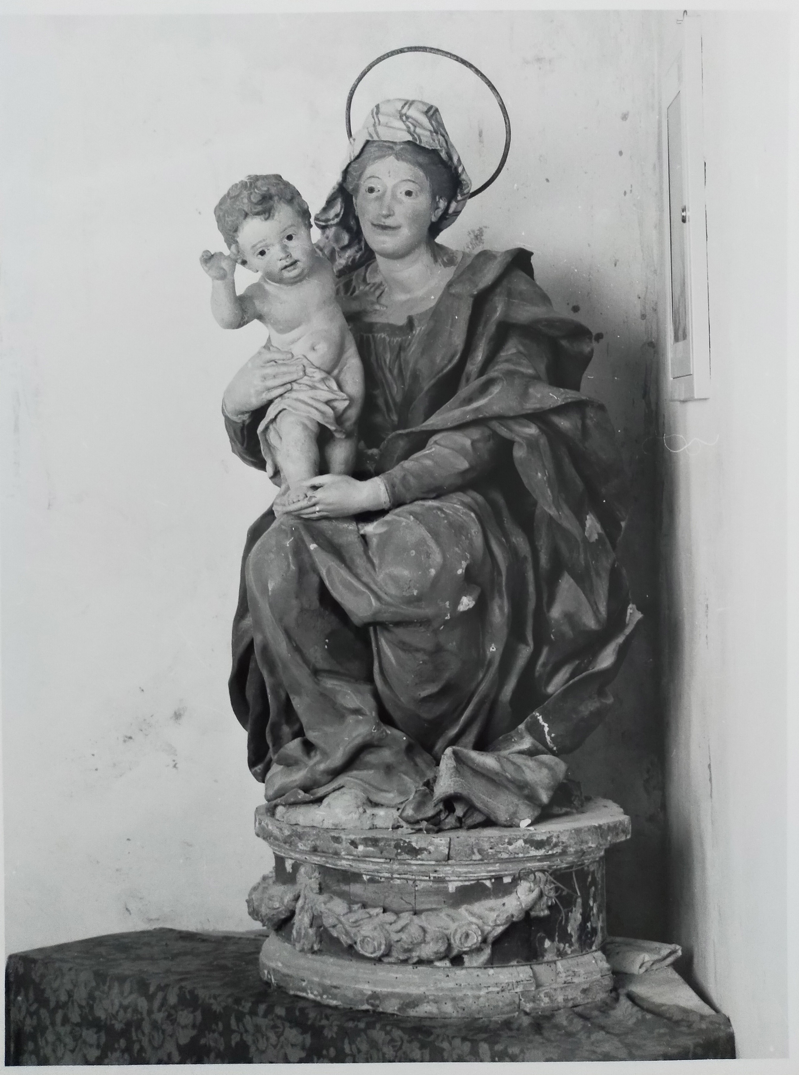 Madonna con Bambino (statua, opera isolata) - ambito toscano (XVIII)