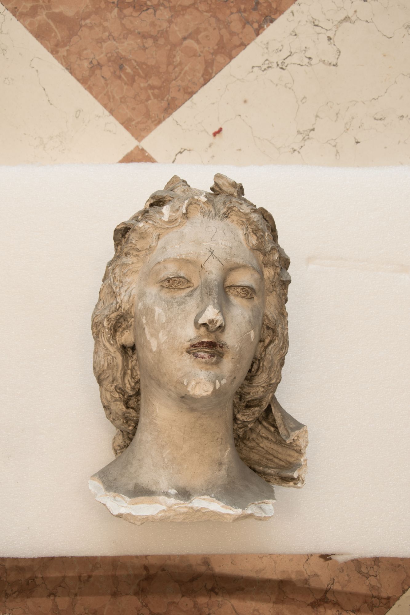 Beatrice, giovane donna a figura intera (scultura, opera isolata) di Zannoni Ugo - ambito veronese (seconda metà XIX)