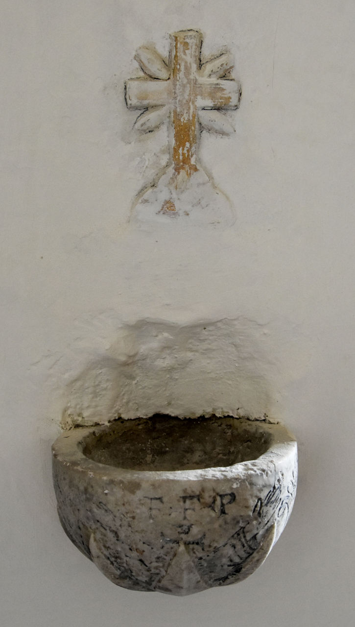 stemma dell'Ordine francescano (acquasantiera, opera isolata) - bottega umbra (XV-XVI)