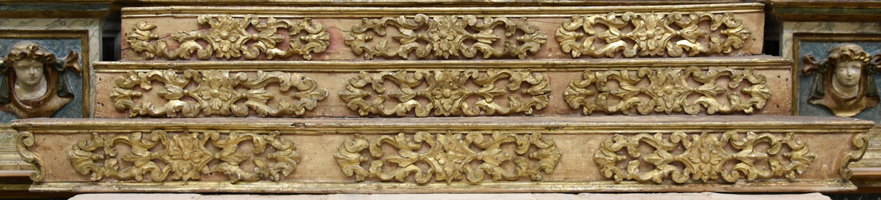 gradino d'altare, elemento d'insieme - bottega umbra (fine/ inizio XVII)