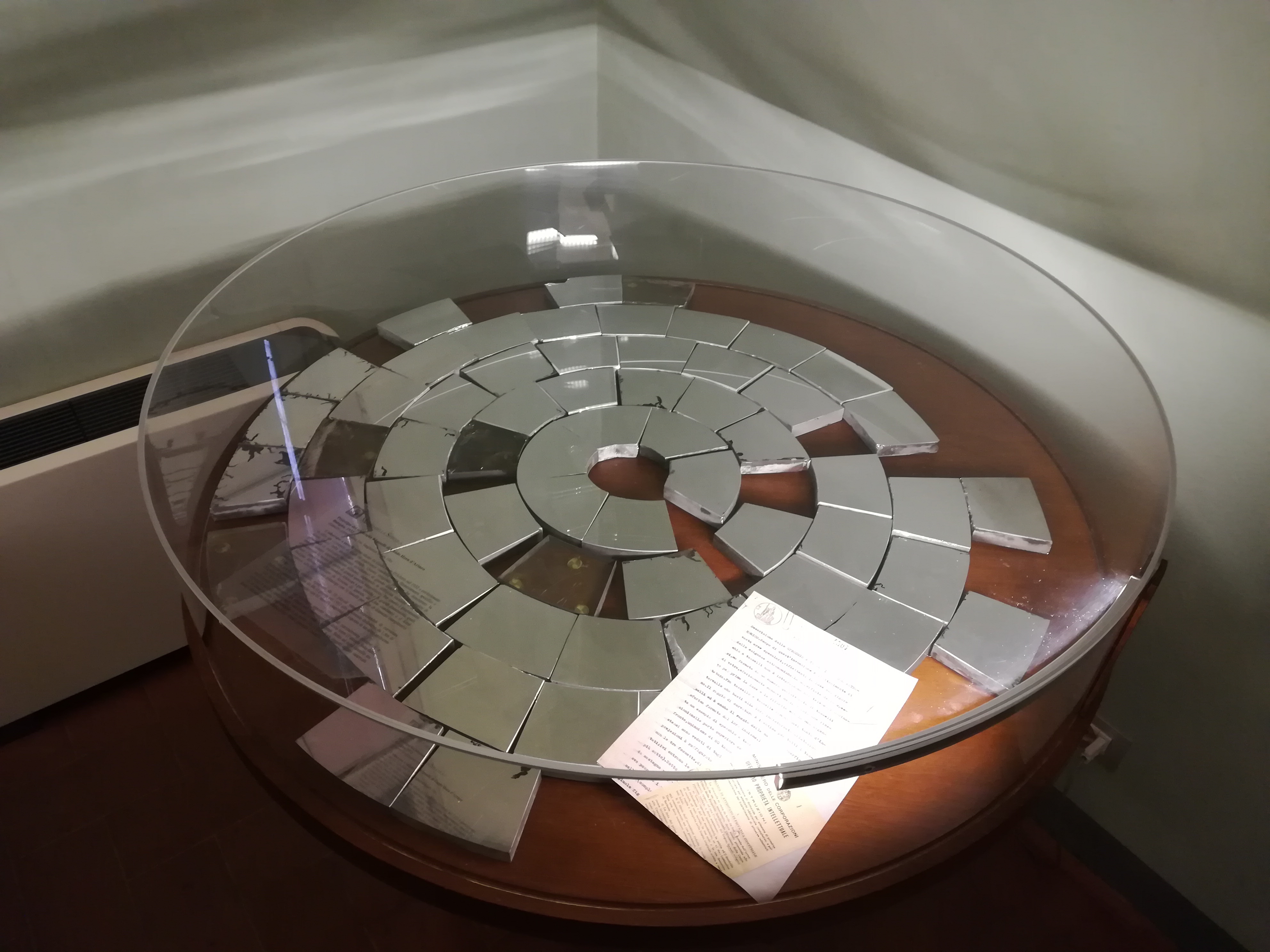 specchio a tasselli di Horn D'Arturo, Guido (prima metà XX)