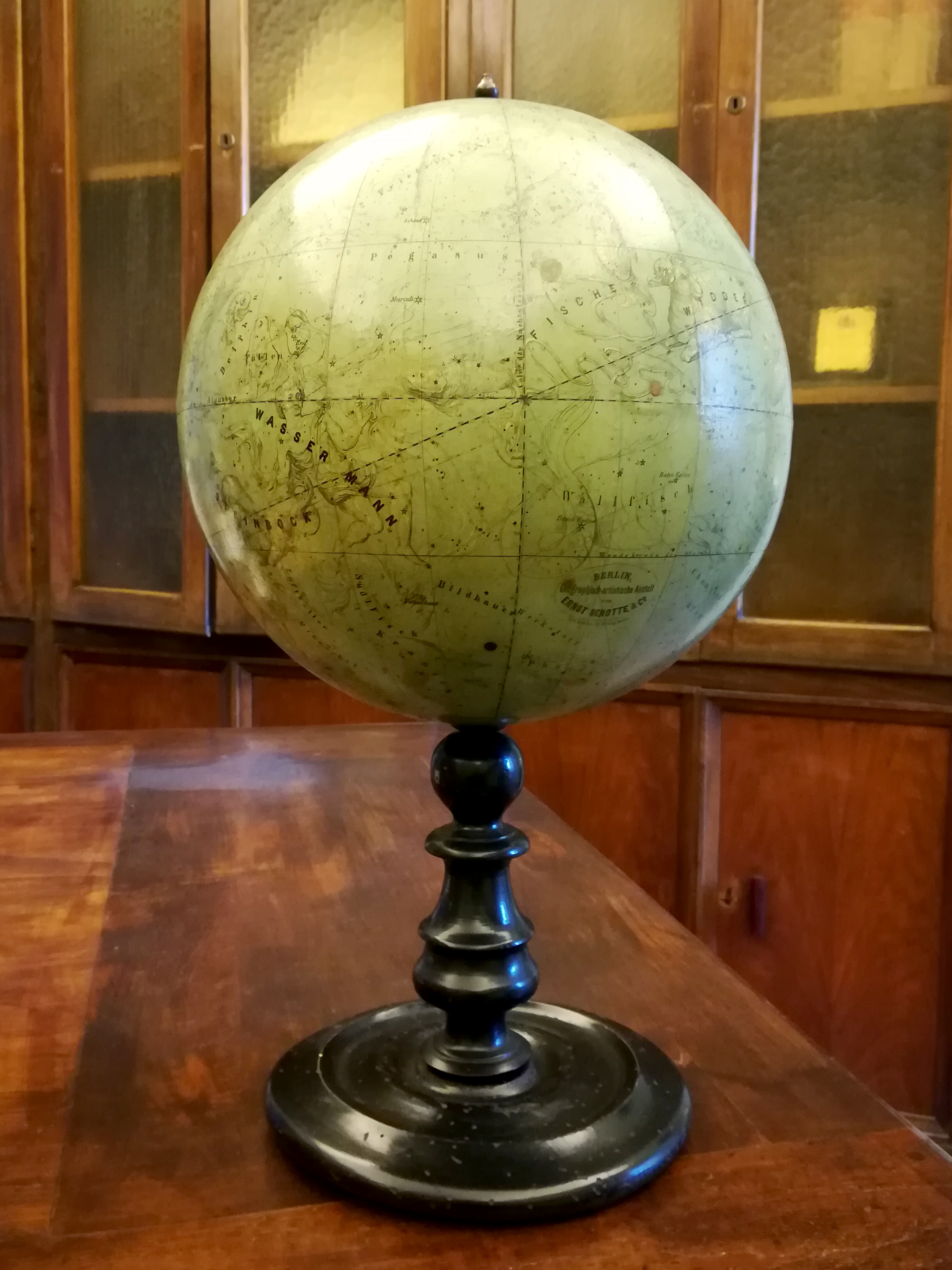 globo celeste di ERNST SCHOTTE & CO (ultimo quarto XIX)