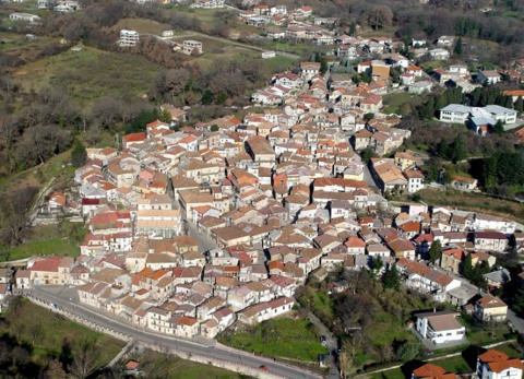 centro storico, di crinale, concentrico, Torre di Ruggiero (XVIII)