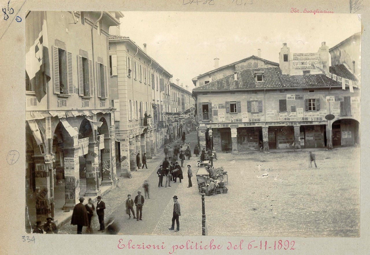 Feste - Carnevale - Carri allegorici - Carnevale persicetano (positivo, insieme completo) di Lodi, Odoardo, Marchignoli, Filippo, Parmeggiani, Pietro, Scagliarini, Vincenzo, Testoni, Cesare, Tabellini, Filippo, Raimondi, Umberto, Fantozzi, Giuseppe, Bongiovanni, Umberto, Bozzato e Frabetti (XIX-XX, XX)