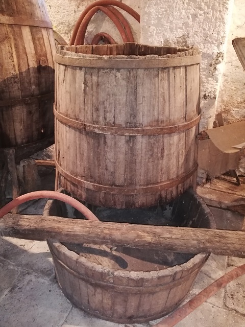 pistarola, tinone (Tino di pigiatura, ARREDI E SUPPELLETTILI/ CONTENITORI, RECIPIENTI E OGGETTI DI USO DOMESTICO)