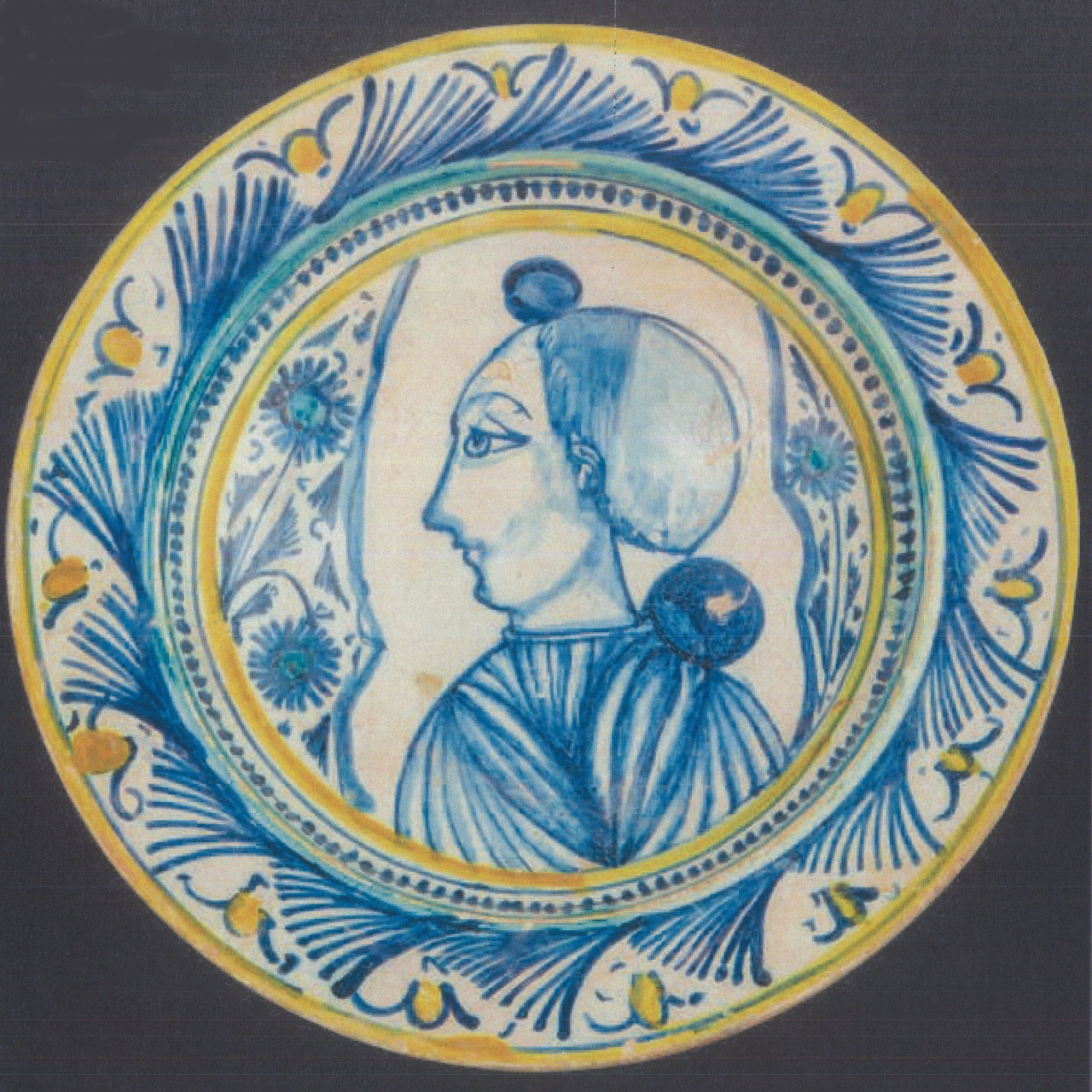 busto femminile con motivi decorativi geometrici e vegetali (piatto, opera isolata) - ambito faentino (terzo quarto XV)