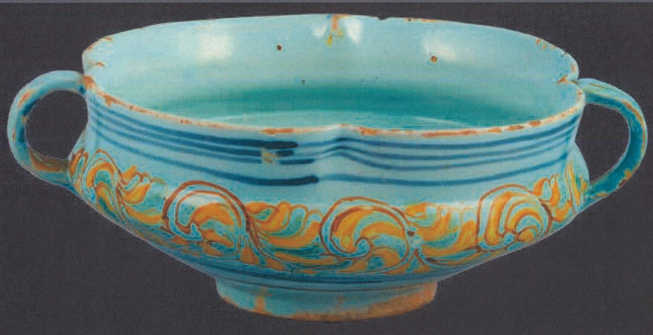 volatile con motivi decorativi geometrici e vegetali (coppa, opera isolata) - manifattura di Laterza (fine XVII)