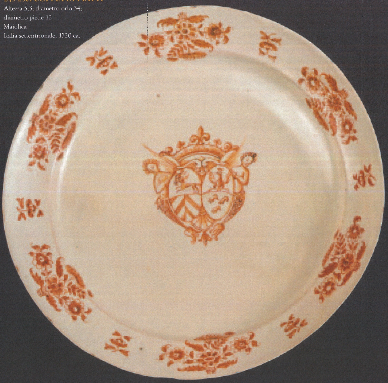 stemma con motivi decorativi geometrici e vegetali (piatto, opera isolata) - ambito Italia settentrionale (primo quarto XVIII)