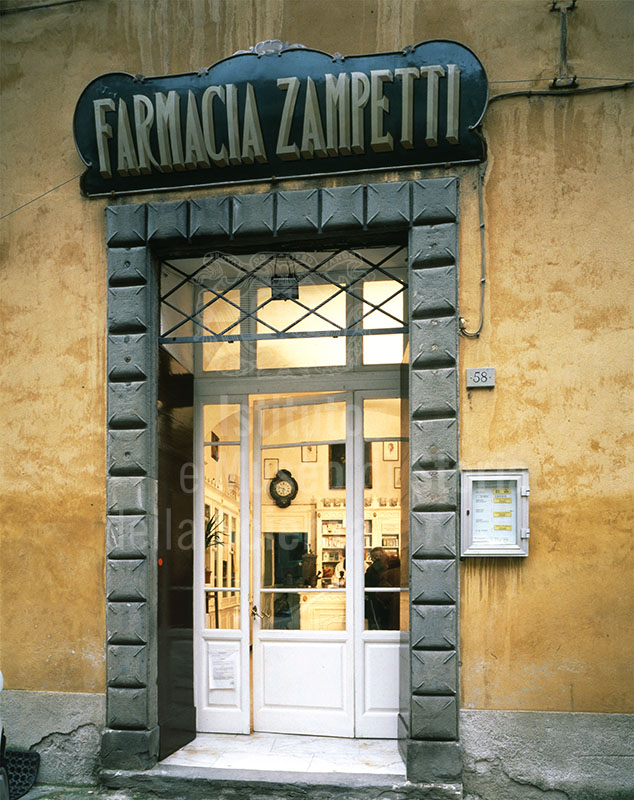 farmacia, Farmacia Zampetti (inizio XX)