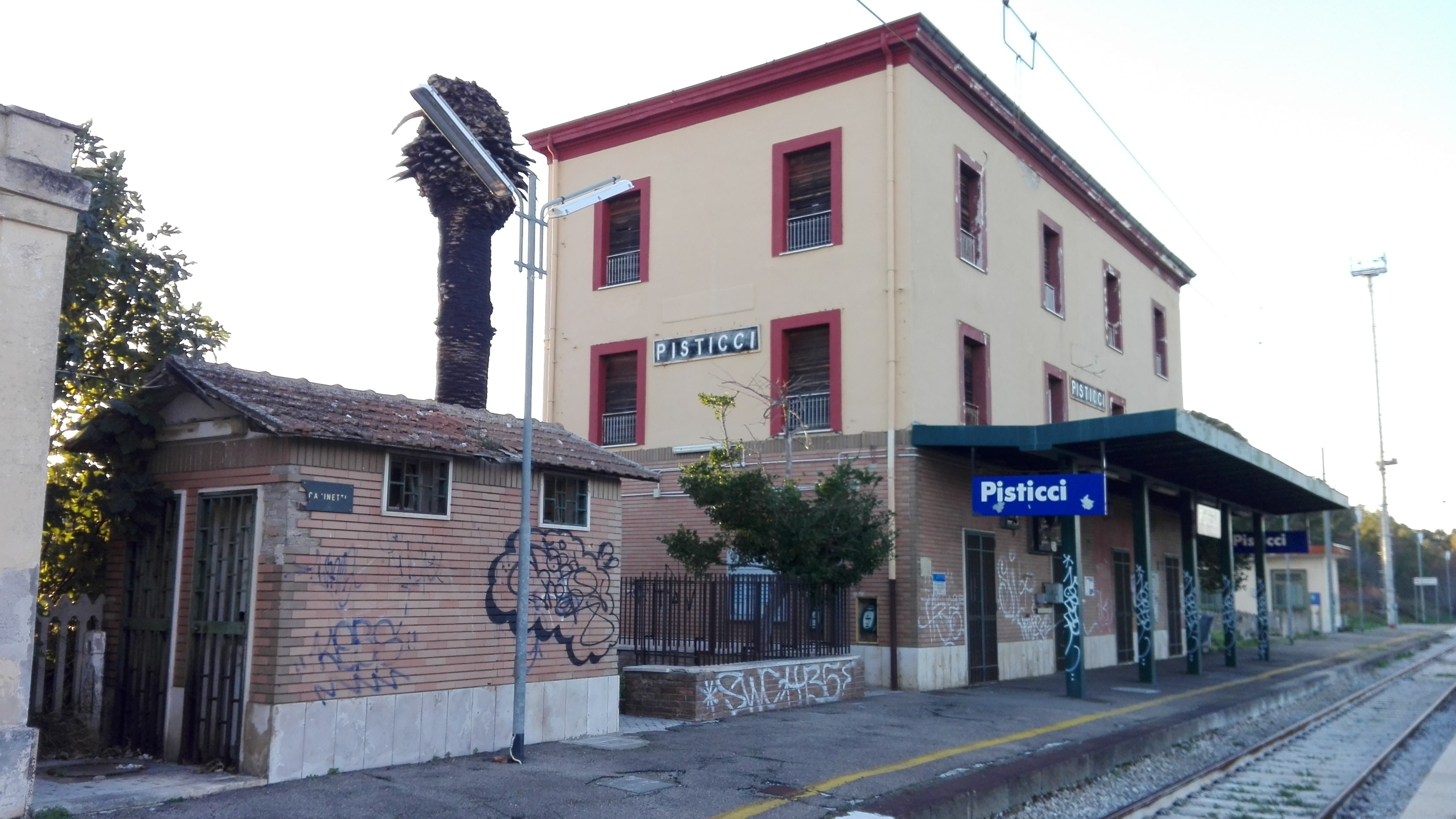 stazione, Stazione ferroviaria "Pisticci" (seconda metà XIX)