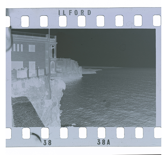 Polignano a Mare - Scorcio della scogliera (negativo) di Anonimo (XX)
