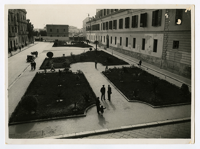 Bari - Piazza Nicola Balenzano (positivo) di Ficarelli, Michele (XX)