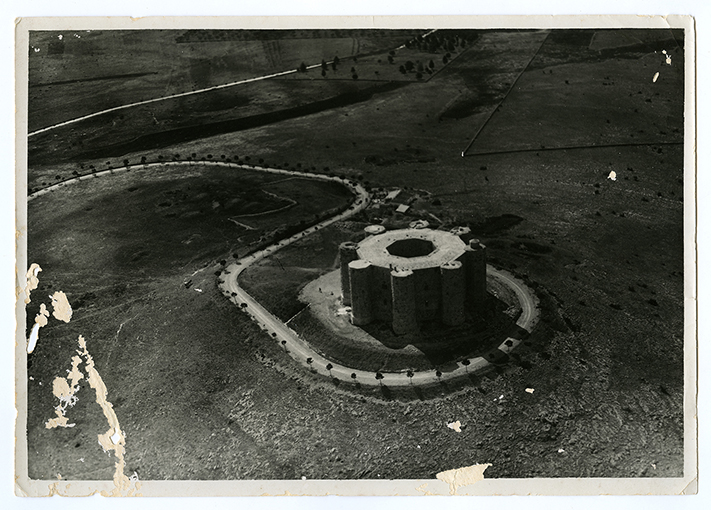 Andria - Castel del Monte - veduta aerea (positivo) di Anonimo (XX)