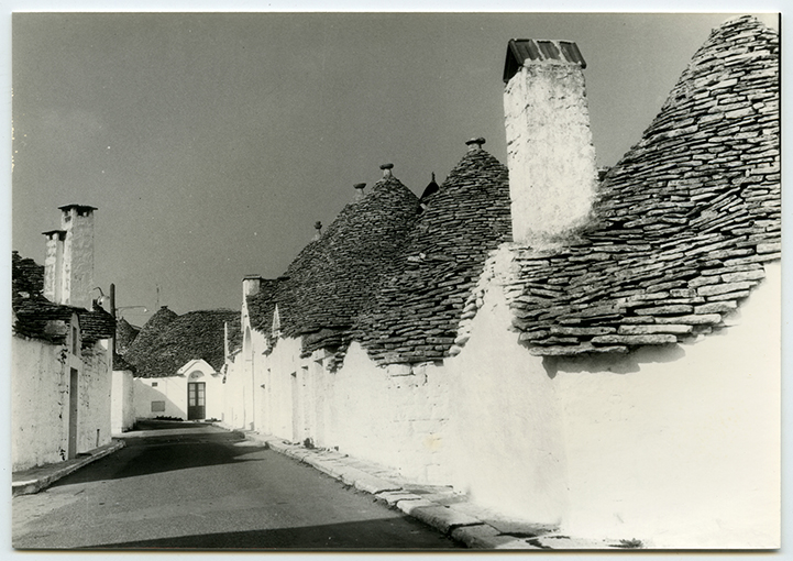 Alberobello - Trulli (positivo) di Anonimo (XX)