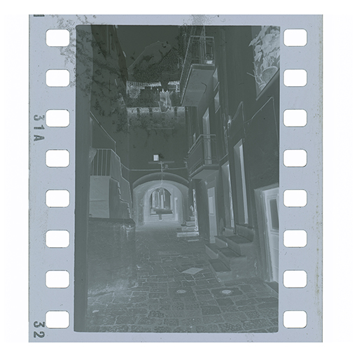 Putignano - Centro storico - Arco (negativo) di Anonimo (XX)