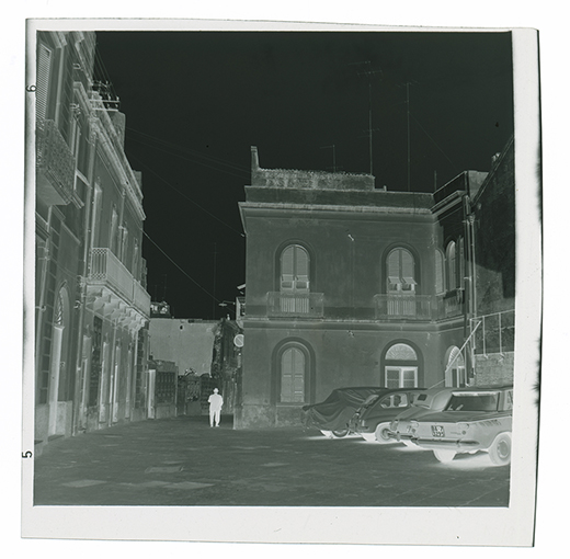 Provincia di Bari - Scorcio cittadino (negativo) di Anonimo (XX)