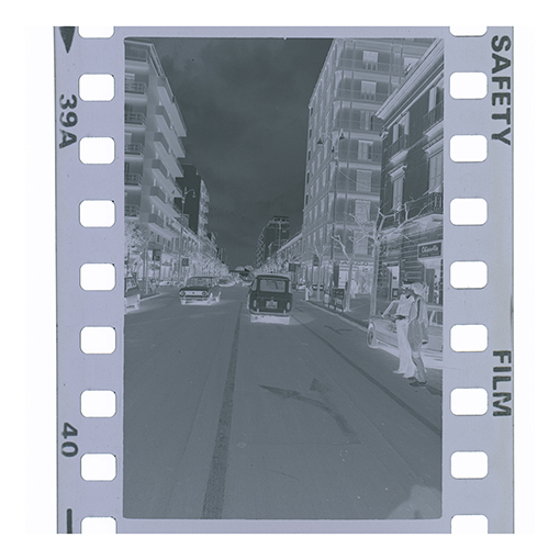 Putignano - Veduta di Corso Umberto I (negativo) di Anonimo (XX)