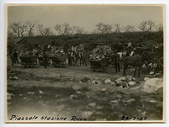 Ruvo - Piazzale della stazione in costruzione lungo la linea ferroviaria Bari-Barletta (positivo) di Anonimo (XX)