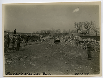 Ruvo - Piazzale della stazione in costruzione lungo la linea ferroviaria Bari-Barletta (positivo) di Anonimo (XX)