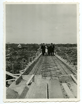 Corato - Lavori per la realizzazione della rete fognaria - Foto di gruppo (positivo) di Anonimo (XX)