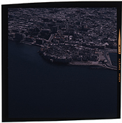 Molfetta - veduta aerea del centro storico dal mare (diapositiva) di Ramosini, Vitaliano, Stagnani, Vittorio (XX)