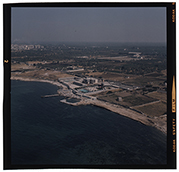 Molfetta - veduta aerea dello stabilimento balneare Nautilus (diapositiva) di Ramosini, Vitaliano, Stagnani, Vittorio (XX)