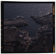 Polignano a Mare - veduta aerea di Cala Paguro (diapositiva) di Ramosini, Vitaliano, Stagnani, Vittorio (XX)