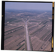 Cerignola - foto aerea svincolo autostrada per Napoli (diapositiva) di Ramosini, Vitaliano, Stagnani, Vittorio (XX)