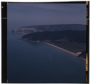 Peschici - veduta aerea di Monte Pucci e della città (diapositiva) di Ramosini, Vitaliano, Stagnani, Vittorio (XX)