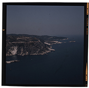 Portogreco (Vieste) - veduta aerea con l'isola di Campi sullo sfondo (diapositiva) di Ramosini, Vitaliano, Stagnani, Vittorio (XX)