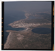 Torre Colimena (Manduria) - veduta aerea della baia di Torre Colimena e della Salina dei Monaci (diapositiva) di Ramosini, Vitaliano, Stagnani, Vittorio (XX)