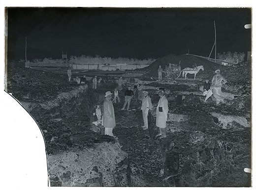 Monte Sant'Angelo - Scavo per la costruzione dell'impianto di sollevamento (negativo) di Anonimo (XX)