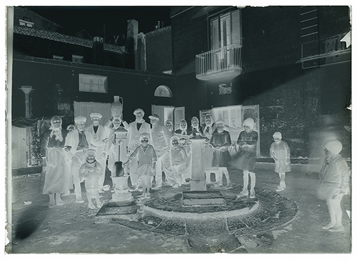 Massafra (TA) - Inaugurazione fontana pubblica (negativo) di Anonimo (XX)