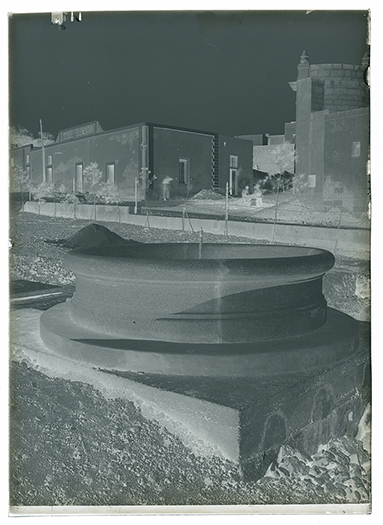 San Marzano di San Giuseppe (TA) - Fontana in costruzione (negativo) di Anonimo (XX)