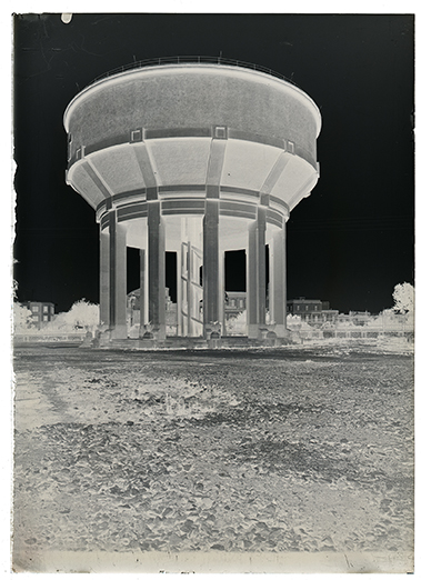 Lecce - Serbatoio pensile in via Armando Diaz 38 (negativo) di Anonimo (XX)