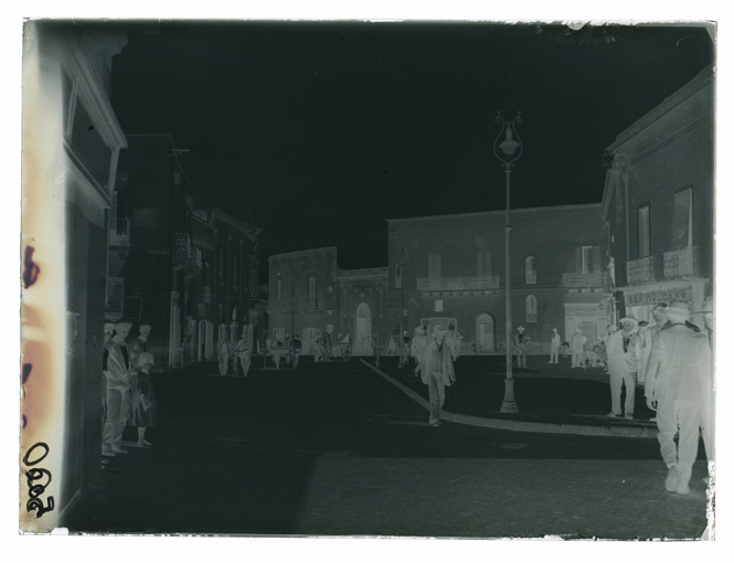 Mesagne - Veduta di Piazza III Novembre (negativo) di Palumbo, Giuseppe (XX)