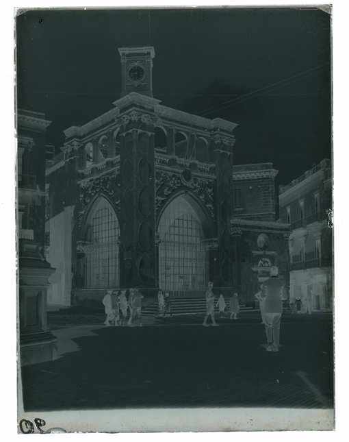 Lecce - Il Palazzo del Sedile in piazza Sant'Oronzo (negativo) di Palumbo, Giuseppe (XX)