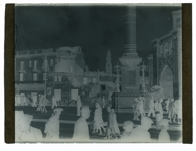 Lecce - Piazza Sant'Oronzo - Lavori di demolizione (negativo) di Palumbo, Giuseppe (XX)